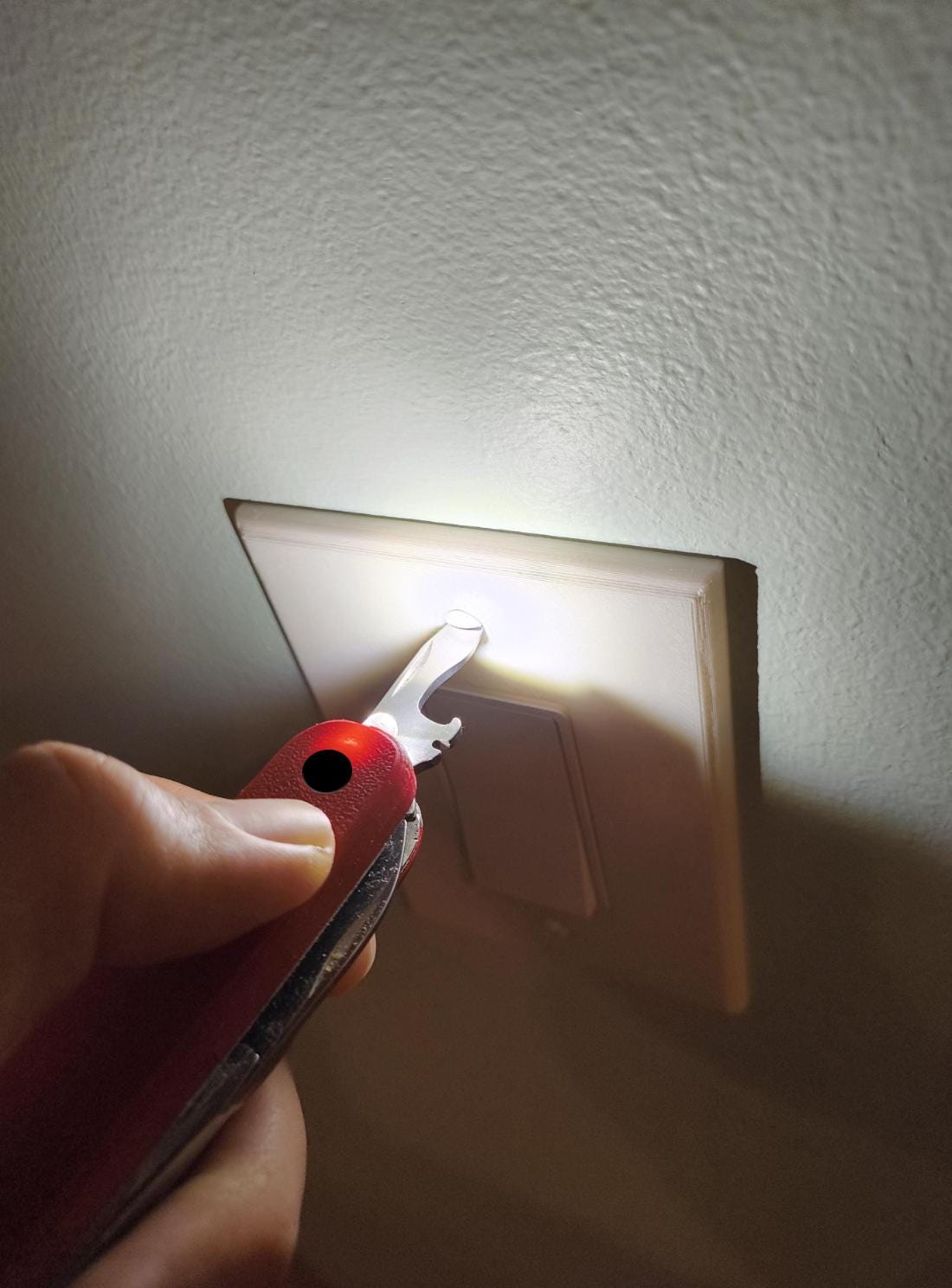 Victorinox 91mm Flashlight / Whistle 7 Tool Super Scale for Swiss Army Knife